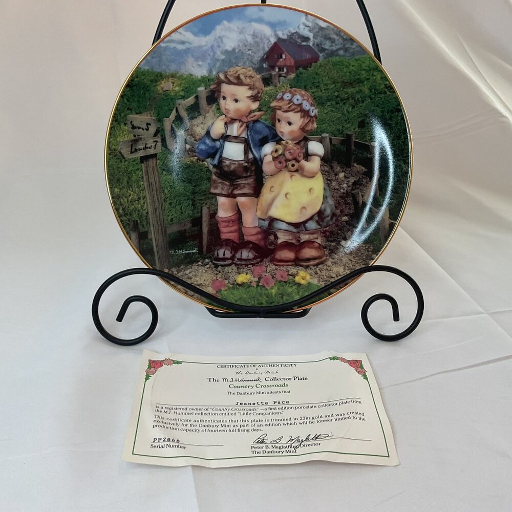 M.I. Hummel Country Crossroads Collector Plate Danbury Mint COA 8”  23k gold rim